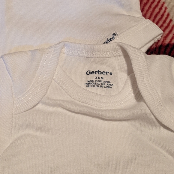 Gerber Infant Onesies 3 pack - Picture 3 of 3